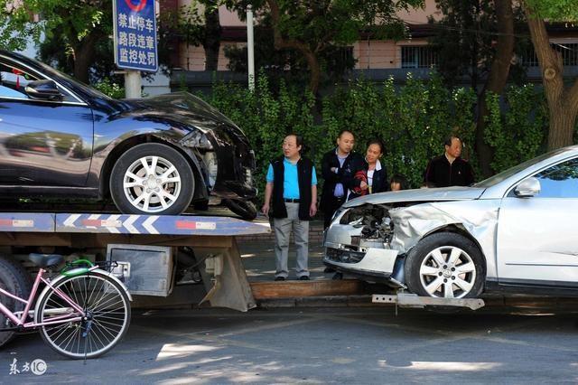 雷凌-交警托走违停四驱车辆，造成四驱系统损坏，交警需要赔偿吗？有什么相关法律依据不？