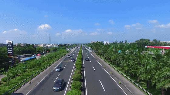 雷凌-在高速上行驶在哪条道相对安全、为什么？