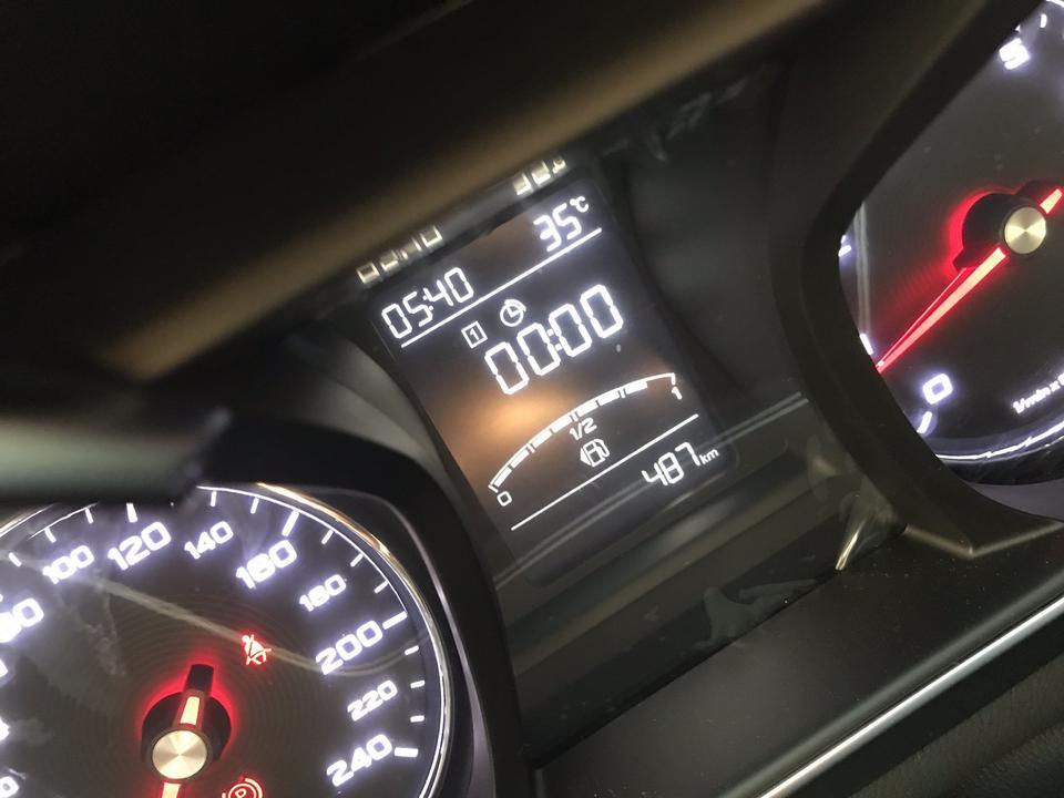 名爵6-那个有个闹钟的东西是什么意思？