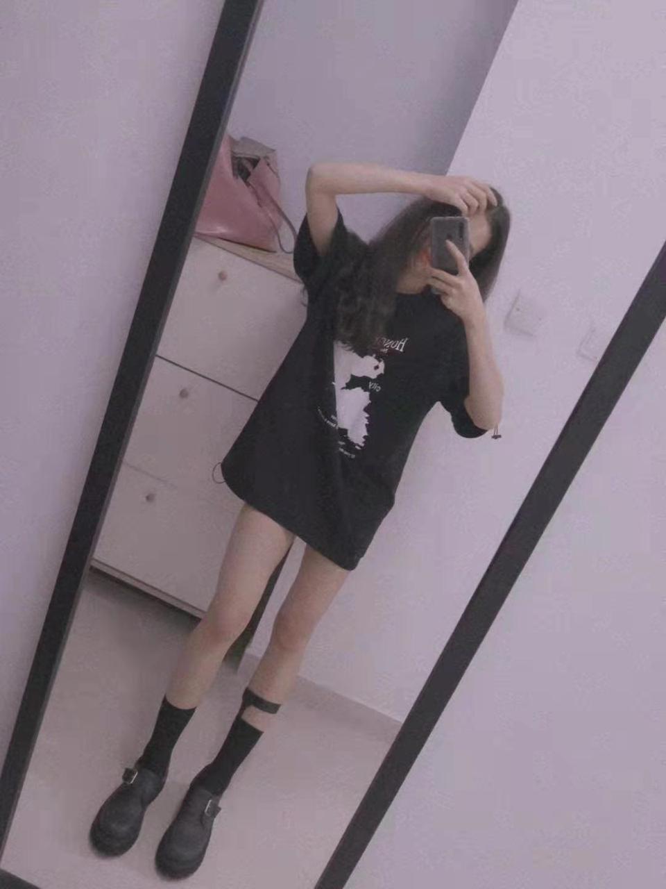 本人小主播一枚，非常喜欢新款的雷克萨斯es外观。现月薪13K，存款9万多。能贷款按揭提车吗？首付要多少？贷三年的话一个月要还多少钱？还有保养贵不贵？我很怕小毛病太多，一个月赚得钱都不够养车的?小平台主播，赚不了什么大钱。只想买部不用太操心的车子，方便以后带父母出去玩。