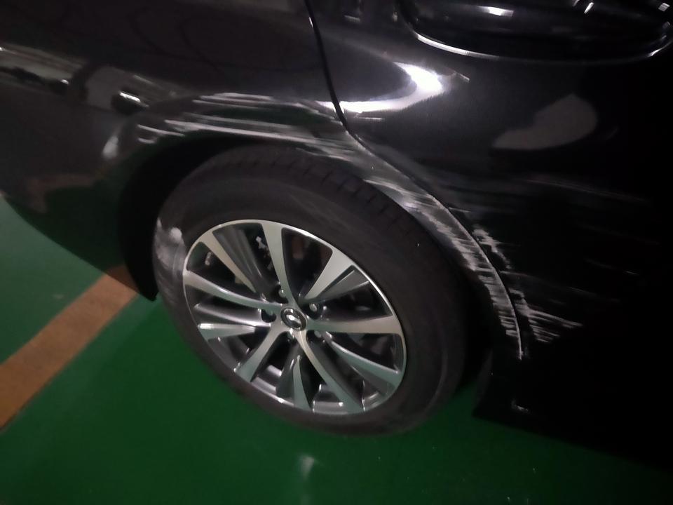 雷克萨斯es-怎么办，4s店的是原装进口漆吗？有车友有相同的遭遇吗？?