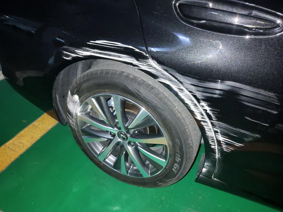 雷克萨斯es-怎么办，4s店的是原装进口漆吗？有车友有相同的遭遇吗？?