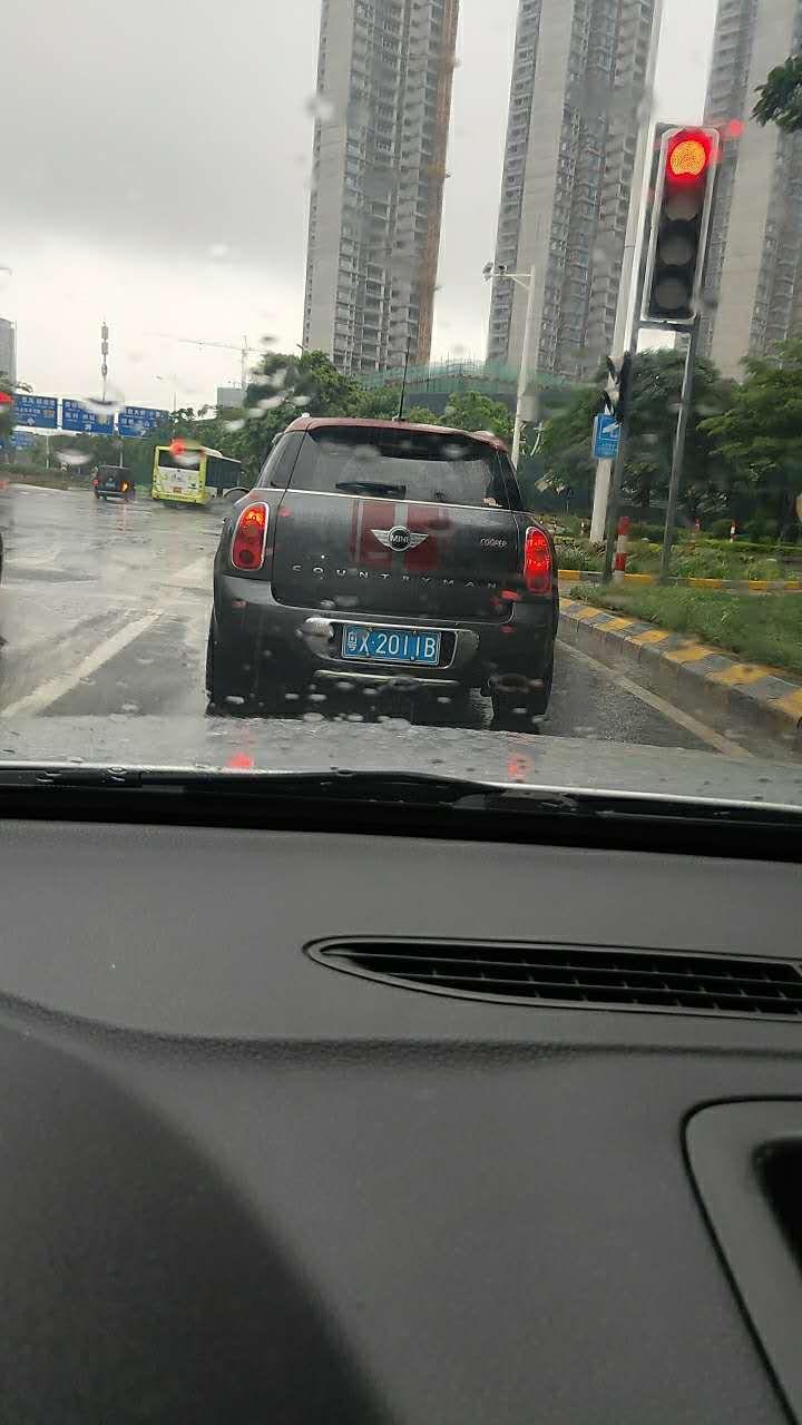 雷克萨斯es-这款什么车？很少见到。