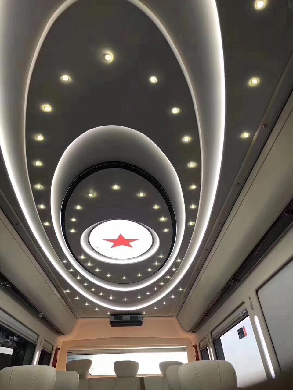 宝马1系空间大不大