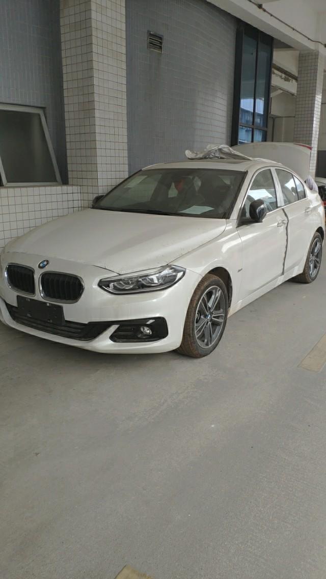 宝马1系-这车比较脏，尤其是轮胎，不知道怎么说