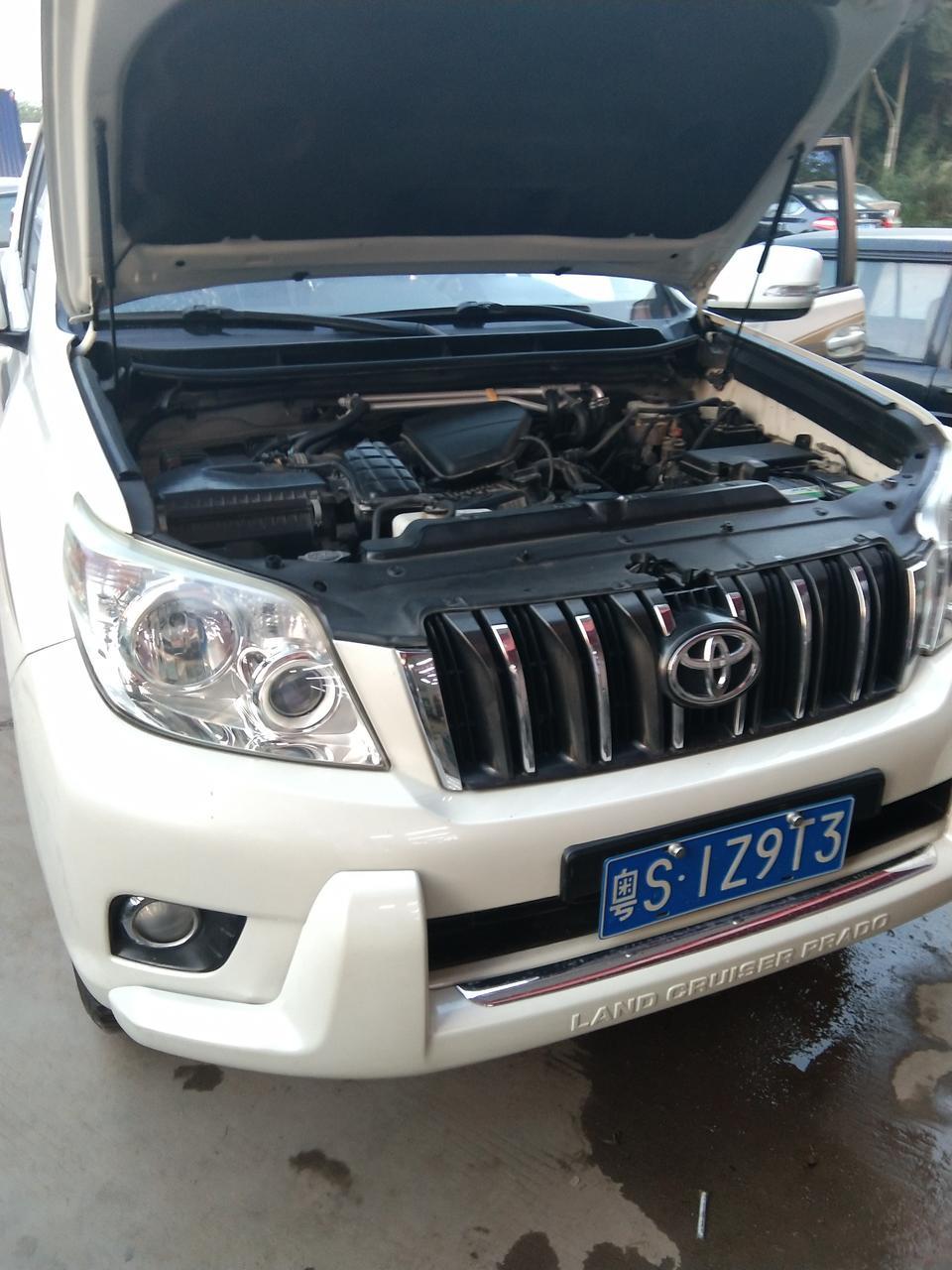 普拉多-请问一下各位懂车帝的老友们 霸道2700 前暖风水箱漏冷却液了 维修师是需要更换新的前主驾驶室前暖风水箱 前提是我自己了配件想到维修店给工时费拆装暖风水箱 具体的工时多少钱