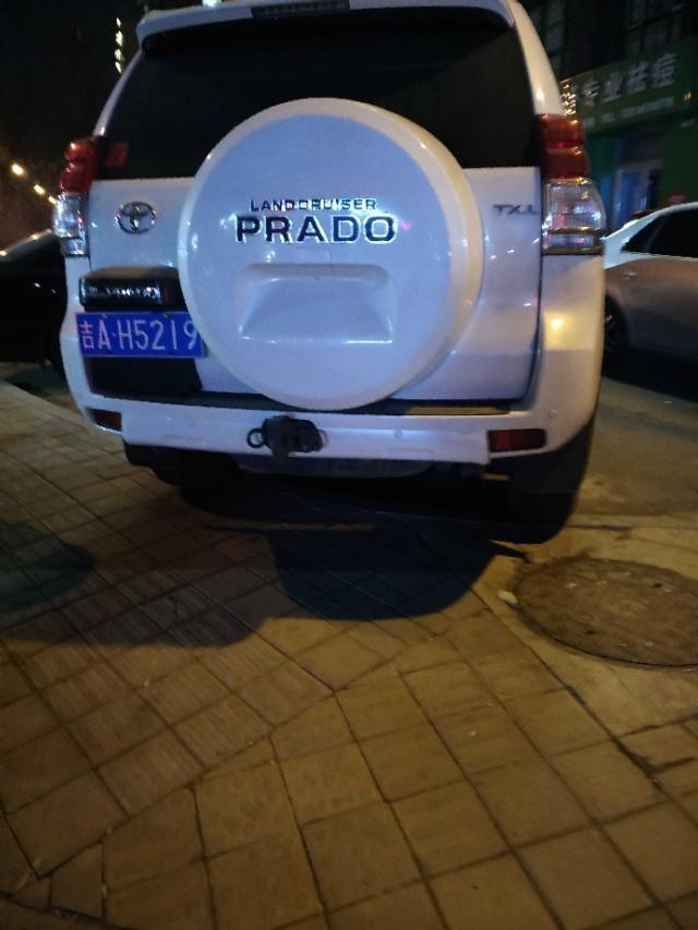丰田普拉多更换原厂轮毂价格大约是多少？