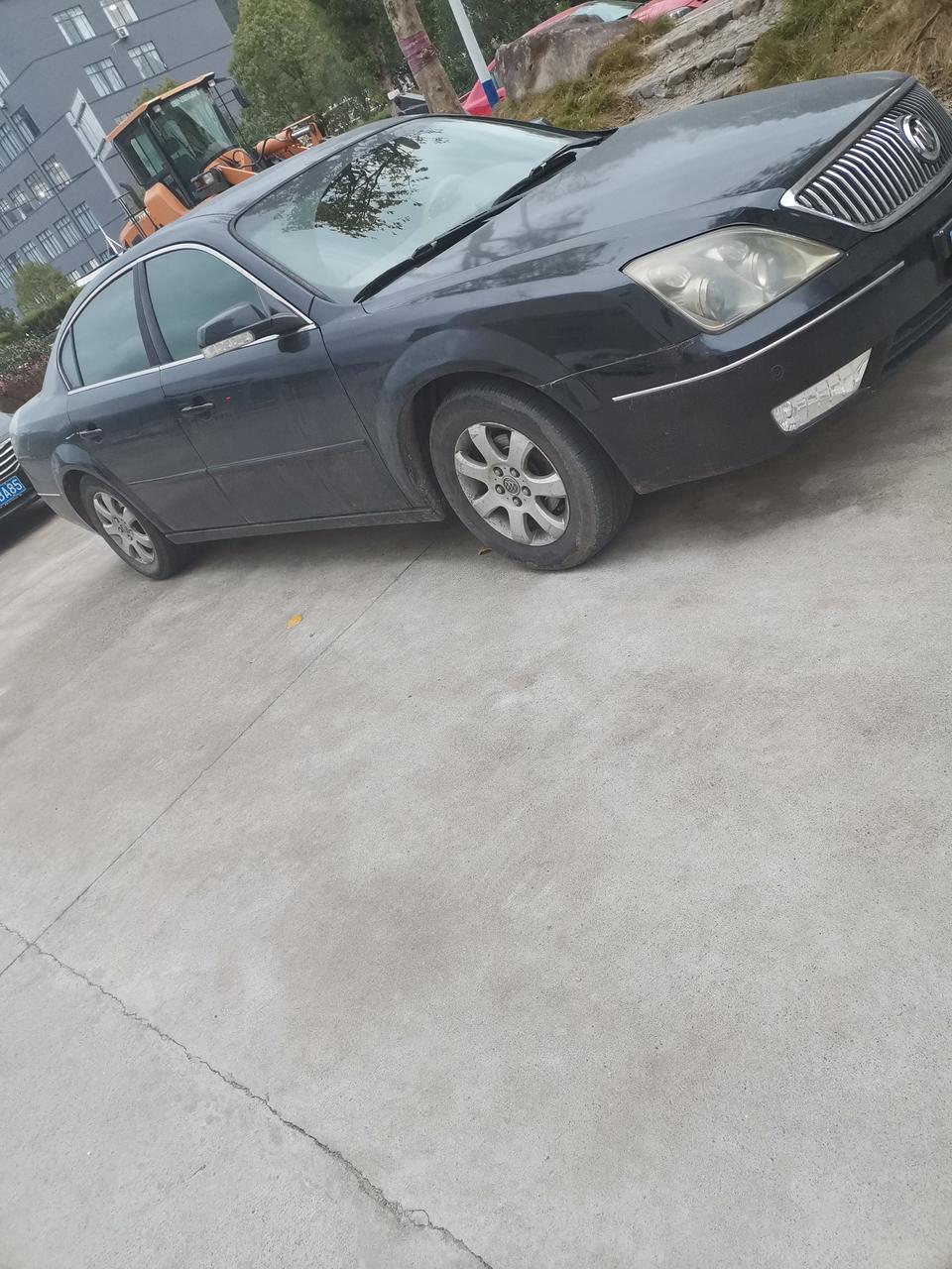 大家好！请问06款别克君越在行使中仪表台方向每隔点时间嘀一声，每次只嘀一次怎么回事？求解！