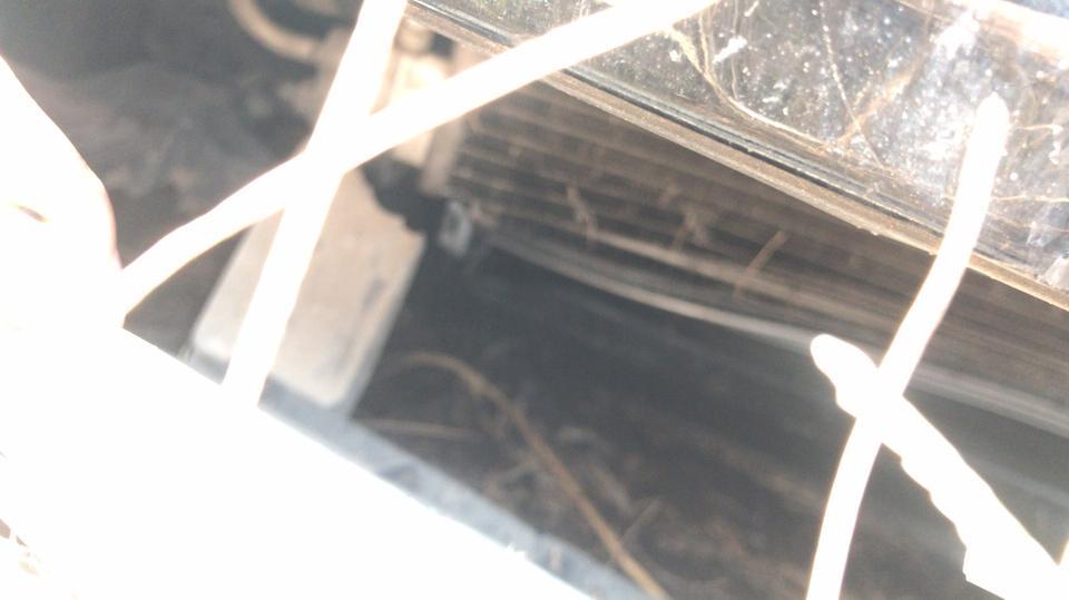 君越-陪伴我4年了  借了朋友   第一次碰  看着 难受   各位大神  问一下 外面修理厂 修的 拿车时 能看出来用的配件好差么  因为当时朋友打的保险 直接外面的修理厂拖走了