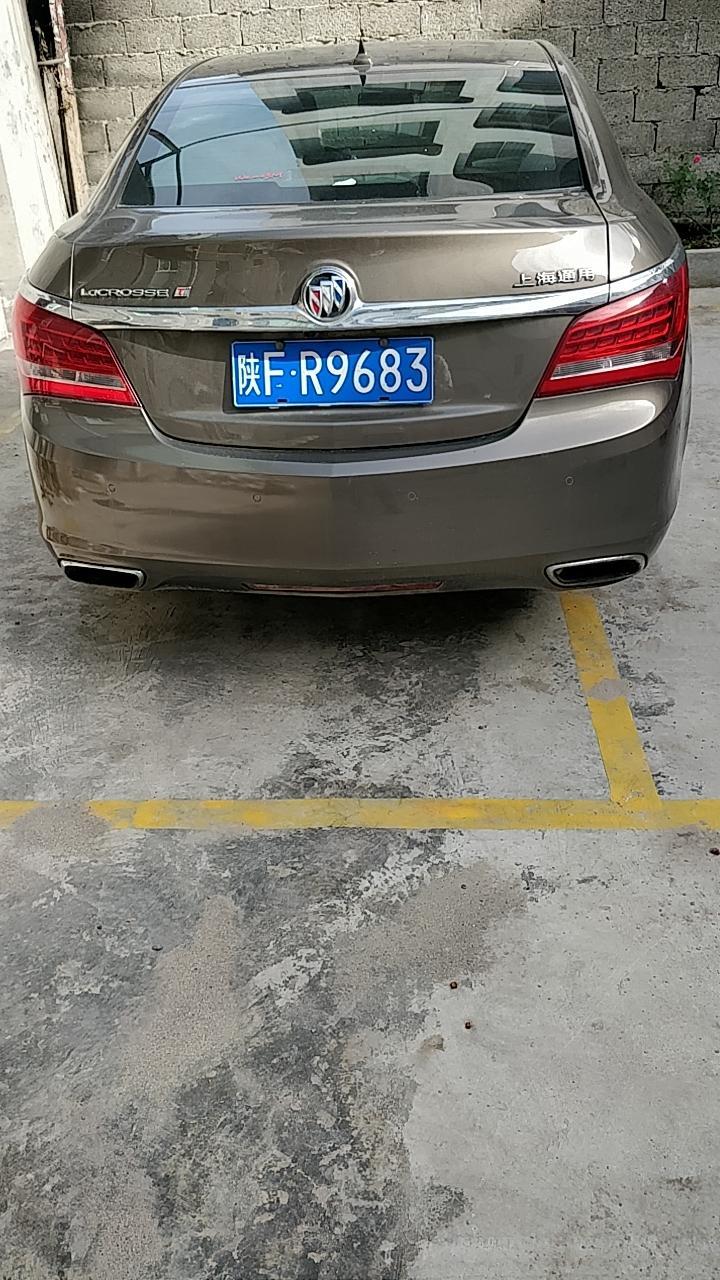 君越-大家看看这是什么车哪一年的什么配置