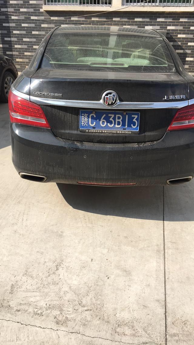 大家看看这是什么车，懂车帝说是君越，但是屁股一点都不像！