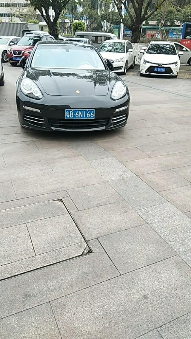 panamera-这玛莎拉蒂是什么款式，什么价位，求看车大神指教。