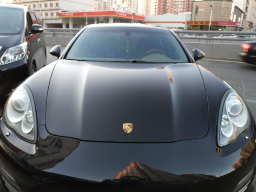 panamera-发现大灯两侧下方多了个突出的金屬是干什么用的？