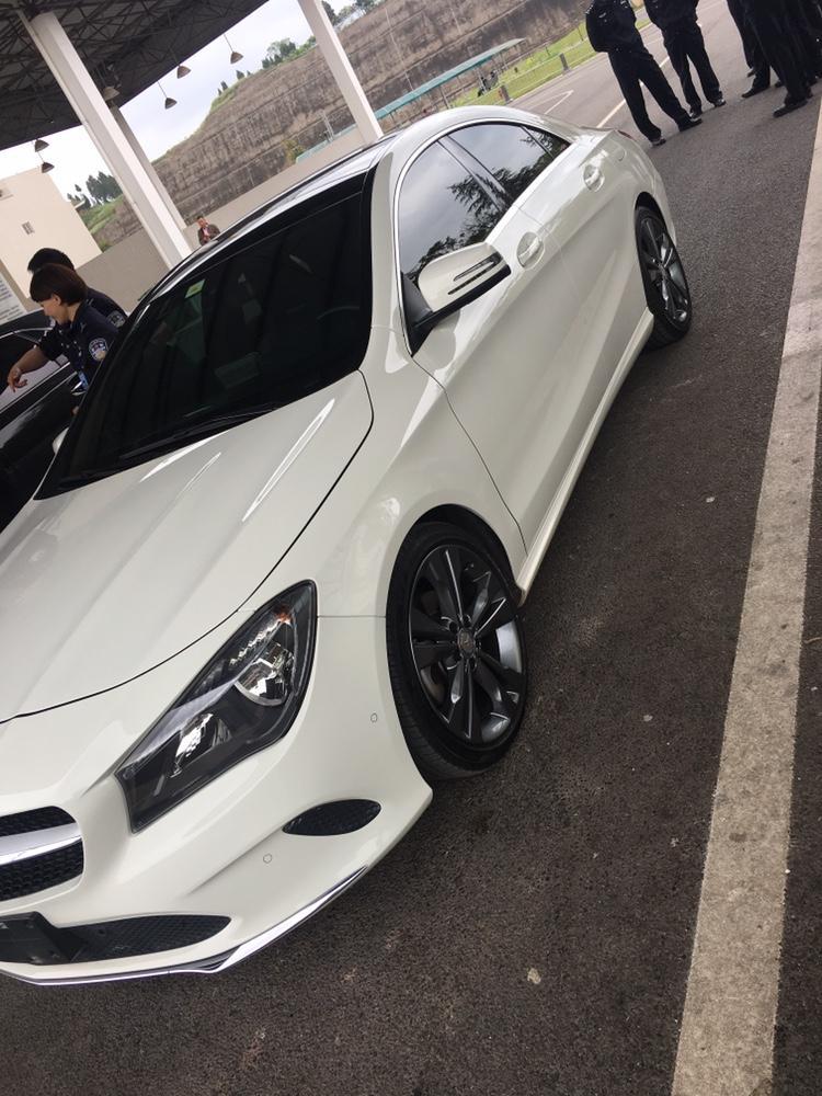 奔驰cla级-我的车，高速加速收油后，很抖动，抖动的屁股发麻，一百码左右抖动明显！加油过程中和一百以下不抖动！请问是什么原因？各位老师