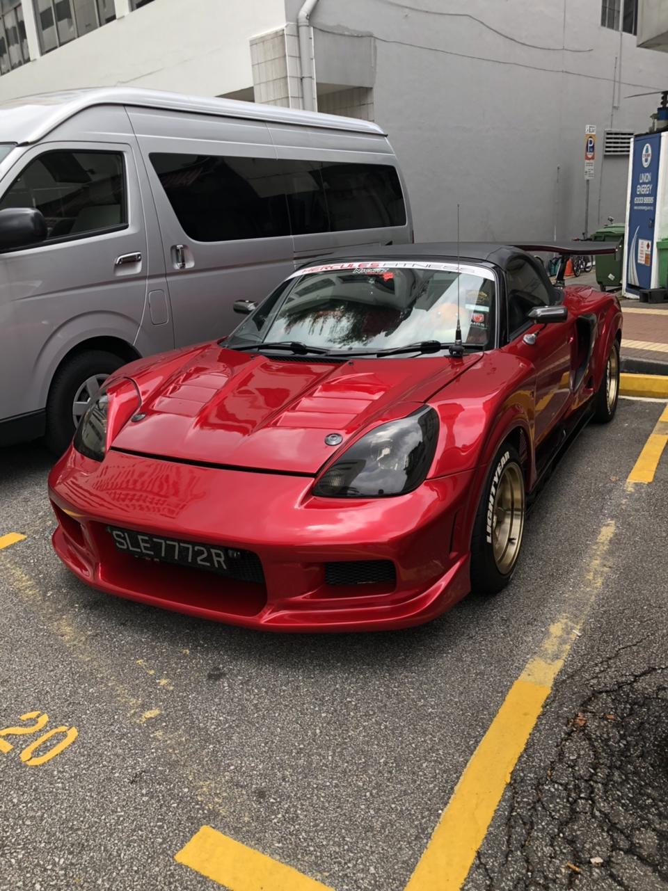 panamera-保时捷panamrea 落地价多少？4 4s 行政加长版这些，落地要多少。对这车实用性怎么评论，有的人说开长途的很不舒服不如宝马7，奔驰S舒服跟实用。