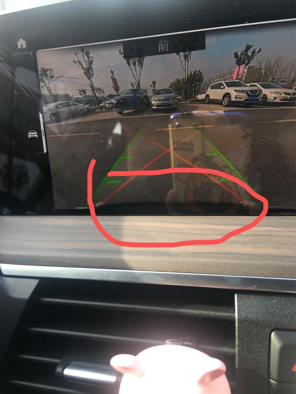 宝马x3-大家的360影像，前摄像头可以看到车牌的螺丝还有一点车牌吗，感觉很奇怪