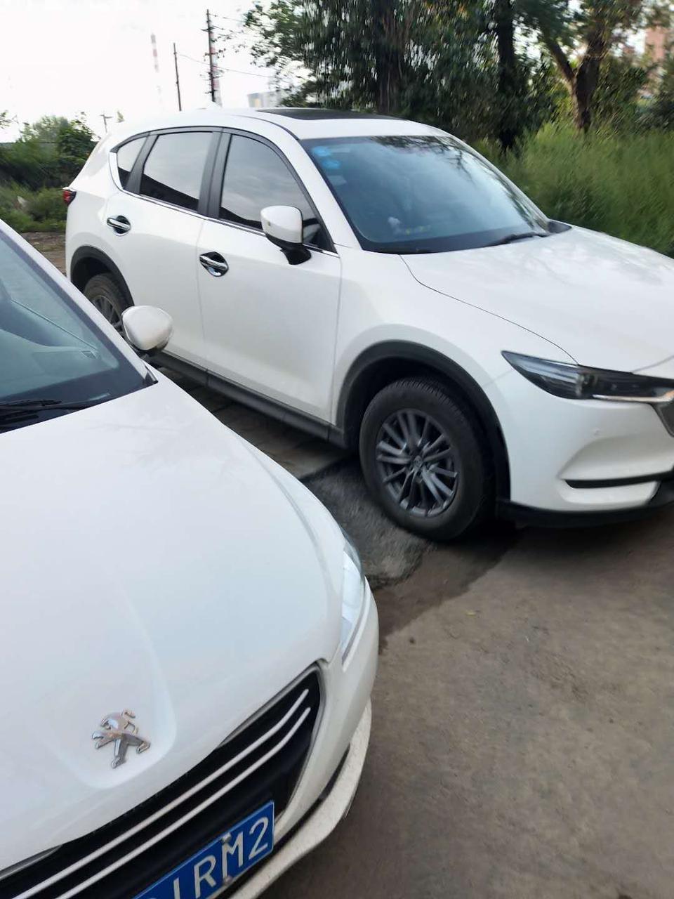 马自达cx-4-车轮胎中间夹小石头，用经常扣吗