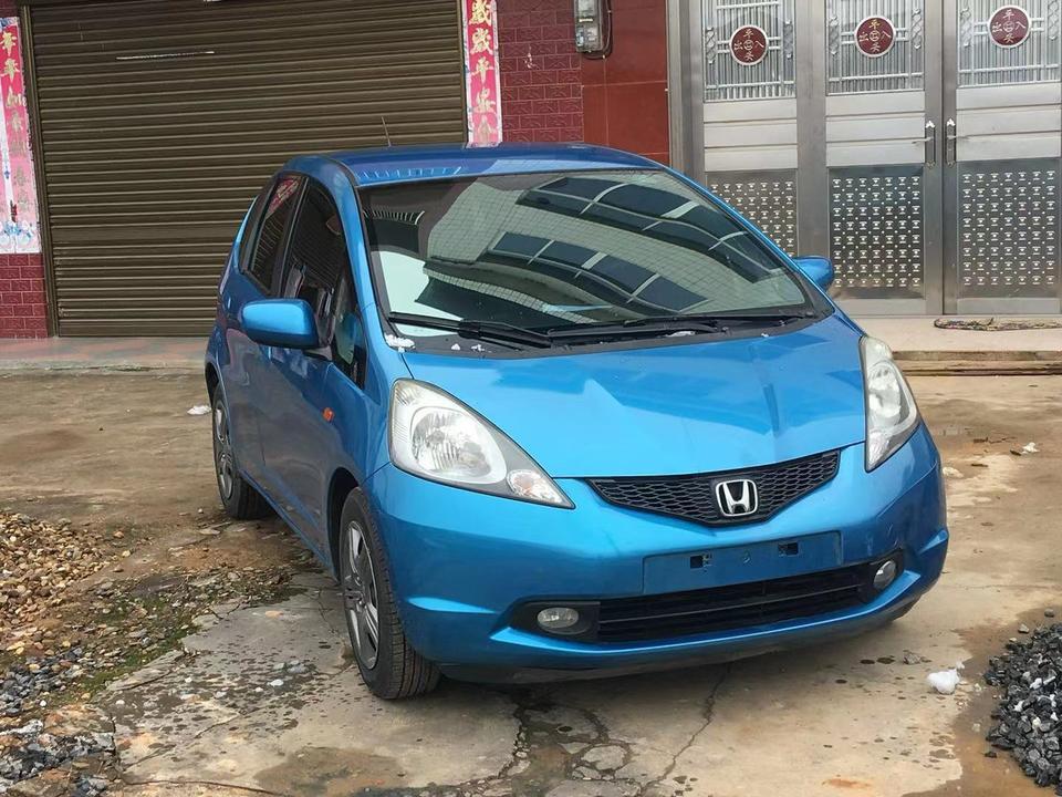 请问09年的飞度，13万公里，2.5万值得入手不？