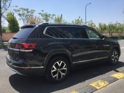 途昂-上牌日期：2018年5月
车辆车型：越野车
车辆产地：国产
车辆颜色：黑色
排 气 量：2.0T
变 速 器：手自一体
表显里程：2万
燃 料：汽油
发布日期：2019-06-29
车况说明：七座四驱顶配 无钥匙进入 一键启动 全景天窗 导航 360度环影 倒车影像 恒温空调 前后座椅加热 后排独立空调 巡航定速 多种驾驶模式 电尾门 配置样样齐全 电动脚踏板 行李架