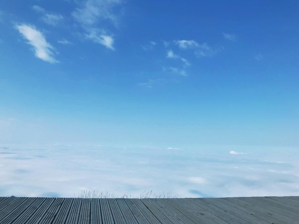 帝豪-谁敢在说我大吉利不好？  
免费附赠一张武功山风景图 不用谢