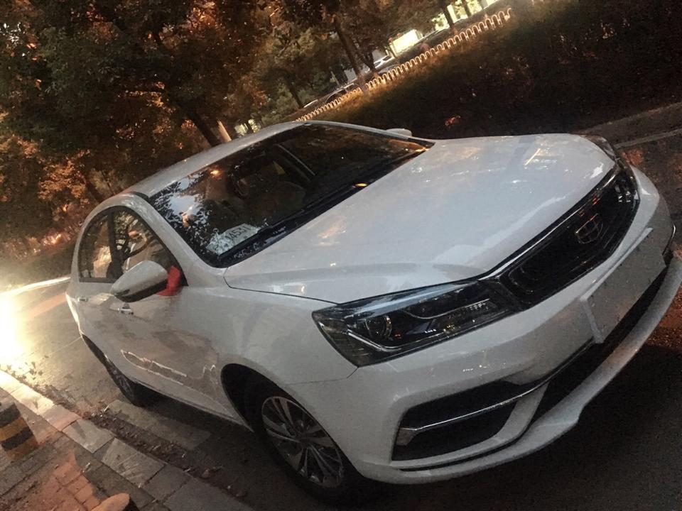 新帝豪自动豪华版，加装后排音响简单么，不知道后门那有没有音响线。还有这款车灯建议改成led远光灯么