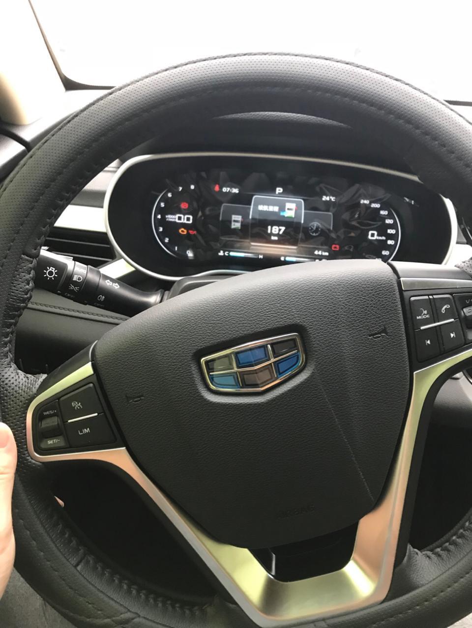 吉利帝豪新车700块跑不到1200公里这正常吗