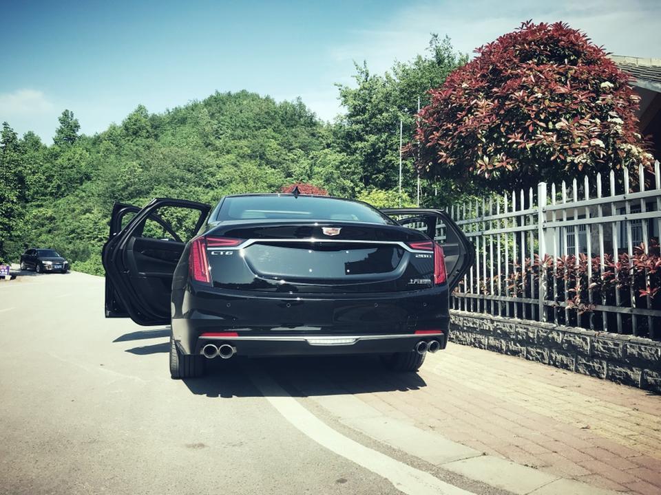 凯迪拉克ct6-请问有人刷了一阶吗..我这边给我说凯迪拉克发动机有缺陷 慎重. 要想刷了