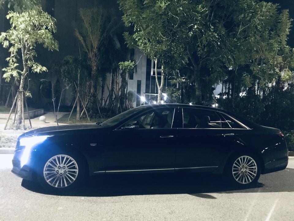 凯迪拉克ct6中控切音乐或者啥的会闪屏，不是经常闪，偶尔闪，刚提的新车，这是通病吗？