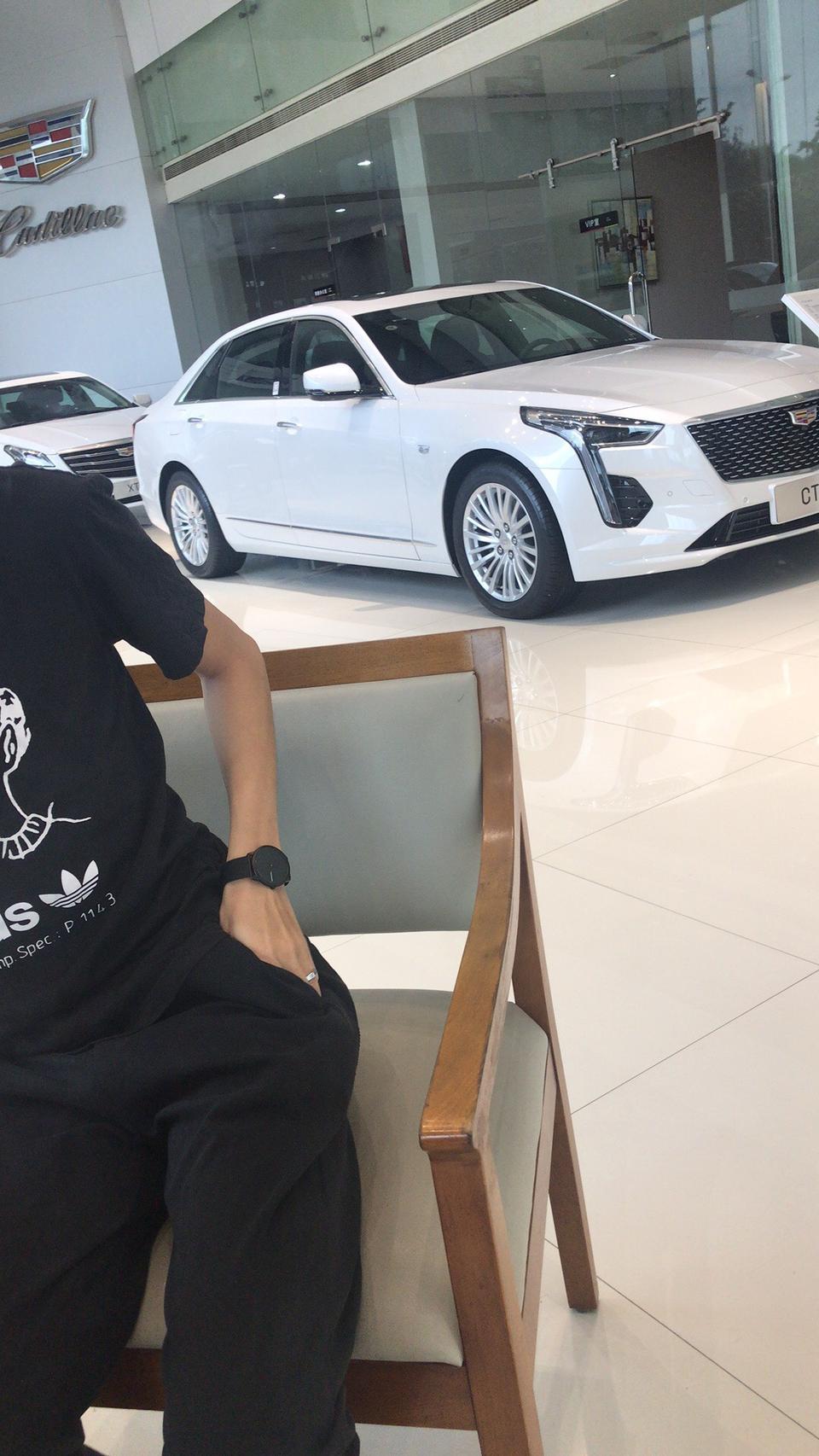 凯迪拉克ct6-有没有重庆的兄弟伙。我们一起去砍价呀。