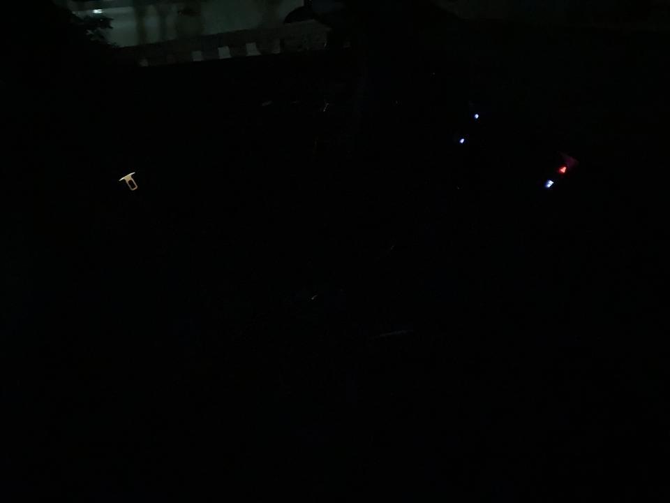 凯迪拉克ct6-ct6运动豪华2019款为什么熄车后中控四个按键灯怎么还亮的？求解