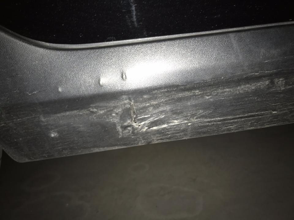 奔驰glc260 车门下的这个梁撞烂了 维修费用大概是多少