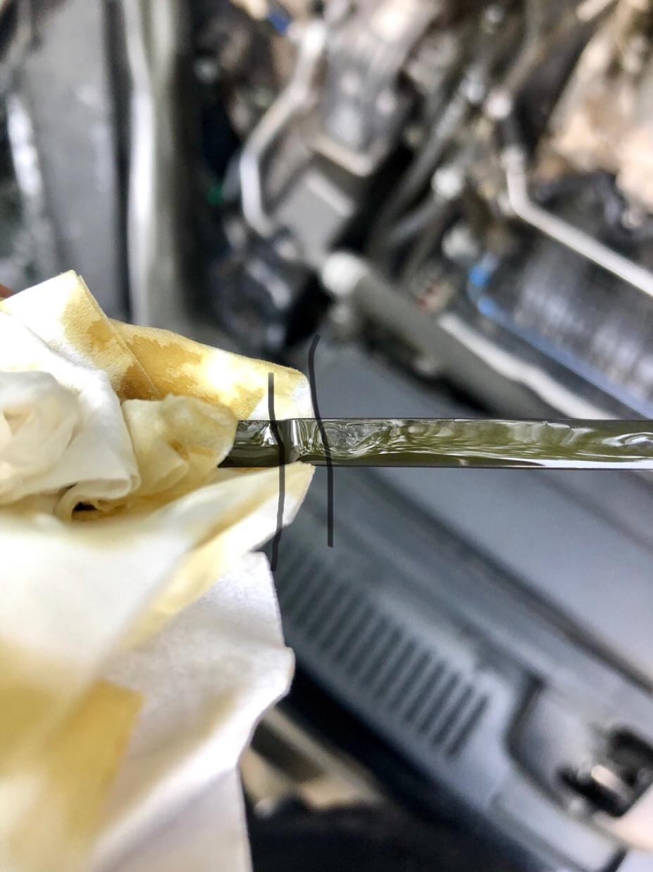 凌渡-230保养加了4.5升美孚一号机油，比最高刻度高一点，有什么问题吗？高一点可以忽视吗？还有保养完了冷启动一直750转了，不像以前一样启动了1000多转然后慢慢往下掉了，这是什么情况。