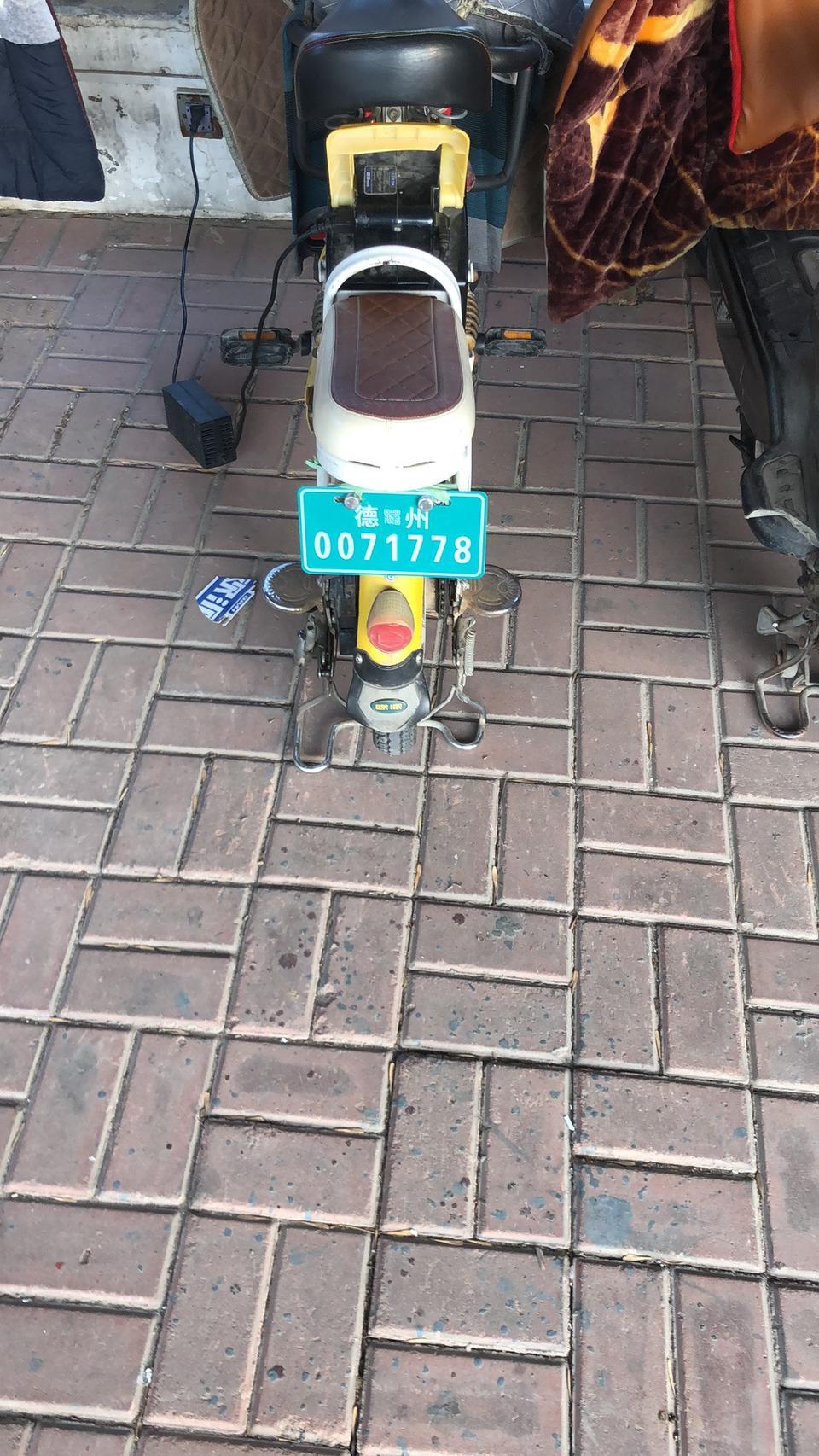 科鲁泽-因为资金，想买1.0标配，裸车7万，手续费什么的加起来1.7万，但是当时试驾的是rs.车子停下来等红绿灯的时候，会有声音，也可能是我太夸张了，但是确实有声音。不过动力还可以，感觉挺有劲，在犹豫要不要买？又怕1.0动力不行，又怕1.0抖动厉害。犹豫?