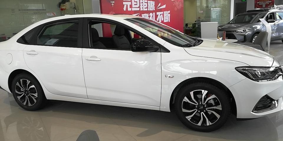 科鲁泽-女生，蓝色好看还是白色好看☺️