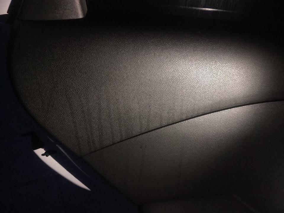 各位科鲁泽车友们，有人出现过这个情况么，刚买的车没下雨车内四门出现水流