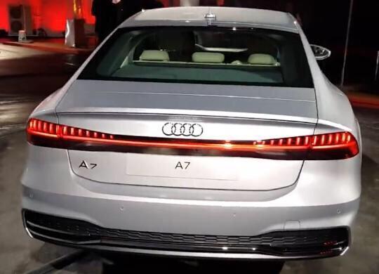 奥迪a7-这款奥迪什么时候能上市？上市的时候会有2.0吗？