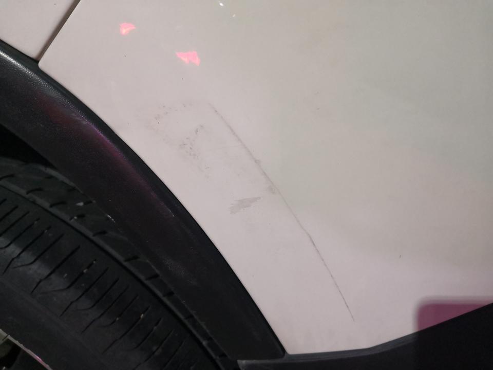科鲁泽提车三天停车时擦别人车了，对方是途观，说私了必须600，这个痕迹需要600吗？还是报保险呢？请大神回复