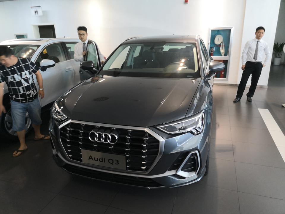 奥迪q3-各位，有人买过新q3黑色的吗，貌似都没有啊