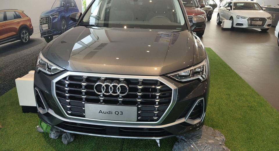 奥迪q3-q3 40时尚4s店报的301800，优惠2万5800，销售说详细谈的话还能争取一下，然后又跟我说别的车行会便宜一两万，但是车源就不确定了，咋整