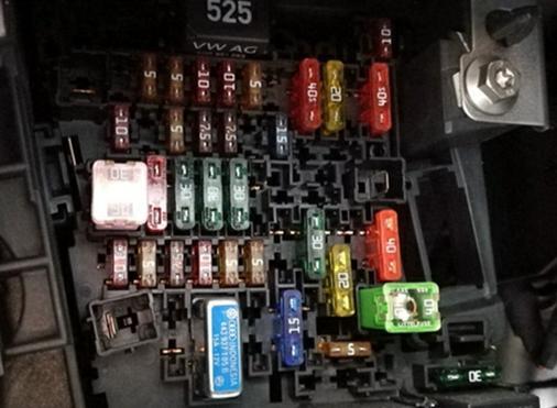 2019款途观L安装行车记录仪在保险丝上取电，请问怎么接线呢？行车记录仪只有一条红线和一条黑线，希望各位帮助，万分感谢