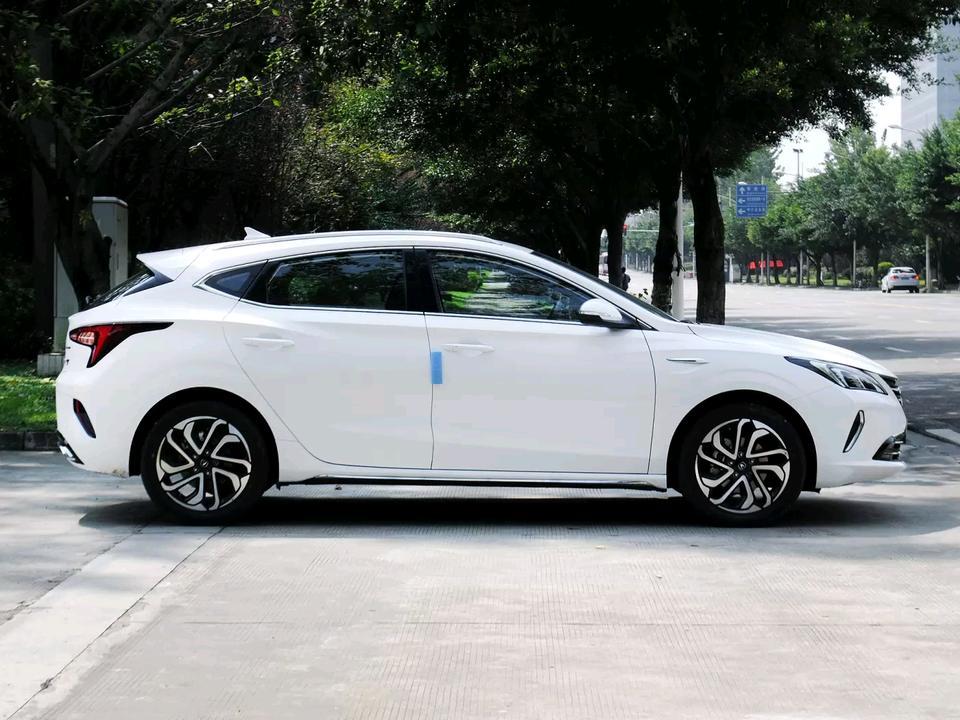 逸动xt-18年11月的车  自动风潮  裸车81000  大家怎么看