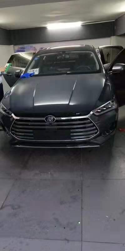秦pro dm-提新车，发现被4S店刮花，有凹陷，我可以申请退款，退车吗？如果不可以退换，我可以要求赔偿吗？我该怎么办