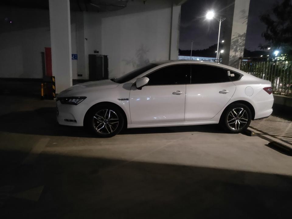 秦pro dm-Dm锐耀版的充电枪如何锁止呀？为什么我锁了车，还是能拔下来？需要怎么设置吗？