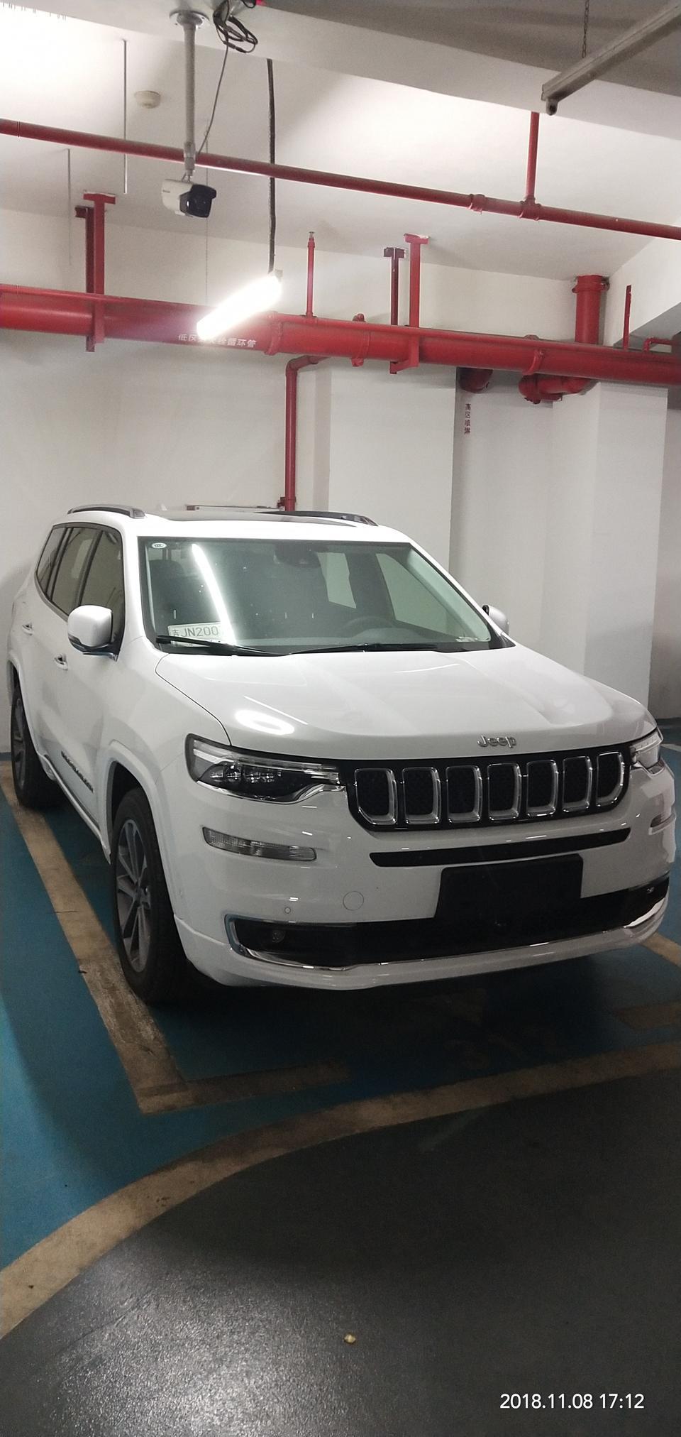 Jeep大指挥官智亨版2018年10月购买。
现在5000↑km
左转向方（打S，不打S）（低速）轻（重）加油有震动异响。
5000km后震动异响很明显（一直有），4S店师傅说是四驱系统数据问题，等待厂家更新四驱数据。（？？？）