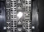 风光580-我想给车加装一个自动防炫目中央后视镜，但是不知道加到保险盒哪里比较合适，加多大的保险丝比较合适，我看到保险盒里有个NC端子是空着的不知道能不能加？