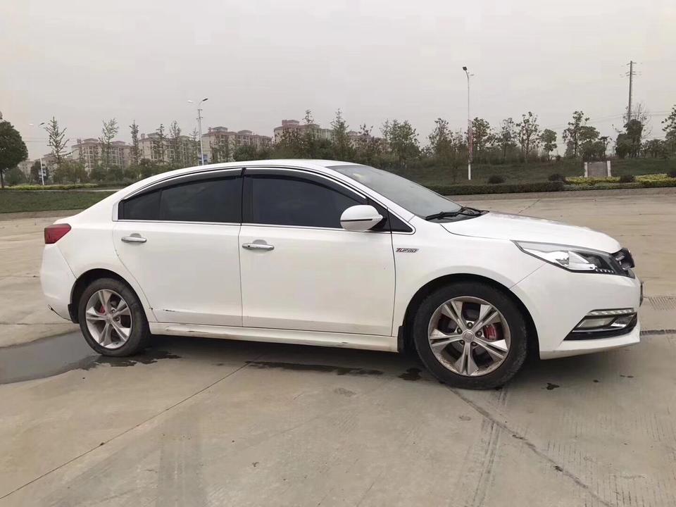 众泰t700-白色怎么样？有没有喜欢的小哥哥小姐姐