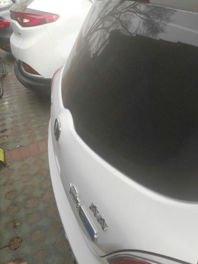 奔奔ev-奔奔车辆新能源汽车有后雨刷器吗？