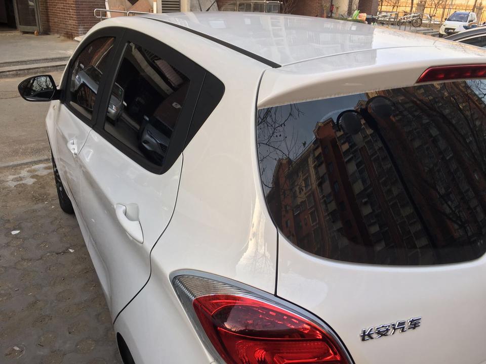 奔奔EV是几座车？