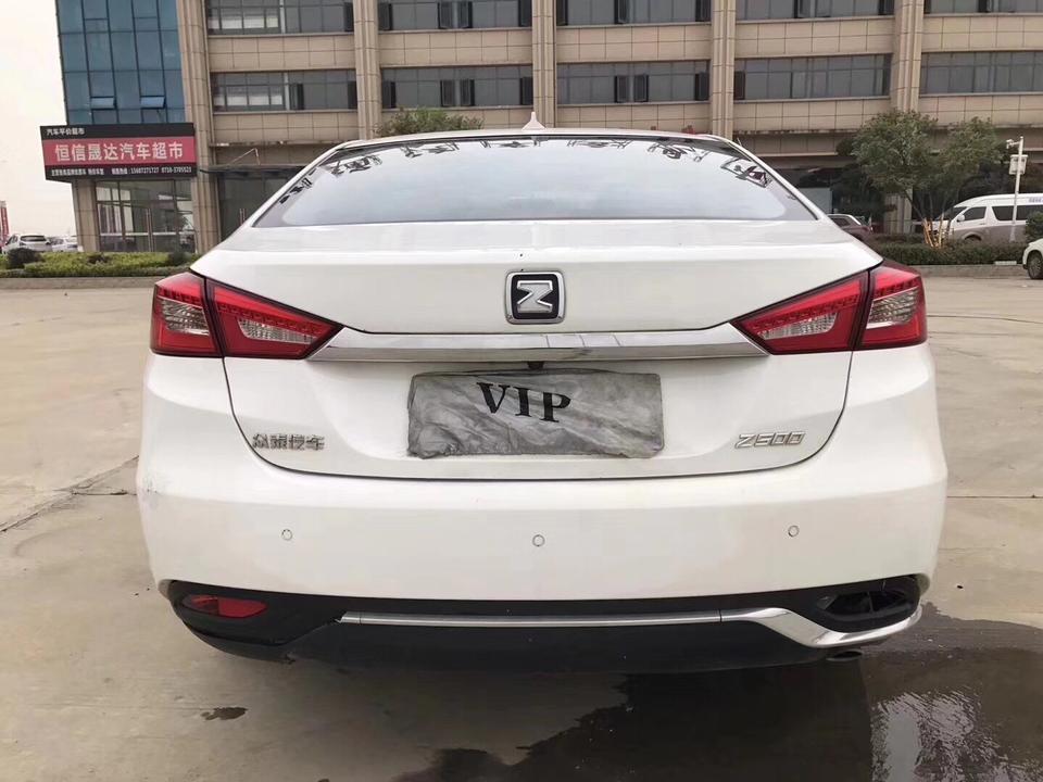 众泰t700-白色怎么样？有没有喜欢的小哥哥小姐姐