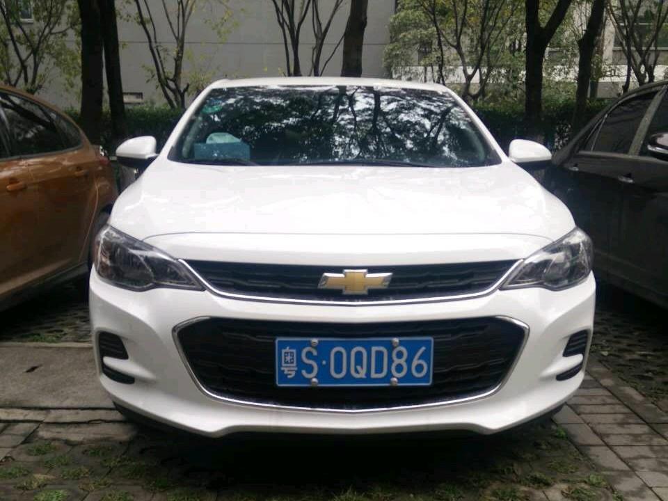 科沃兹-为什么我的小白下完雨好久都有水珠在车身上，别人旁边的车同时停放的老早就干了